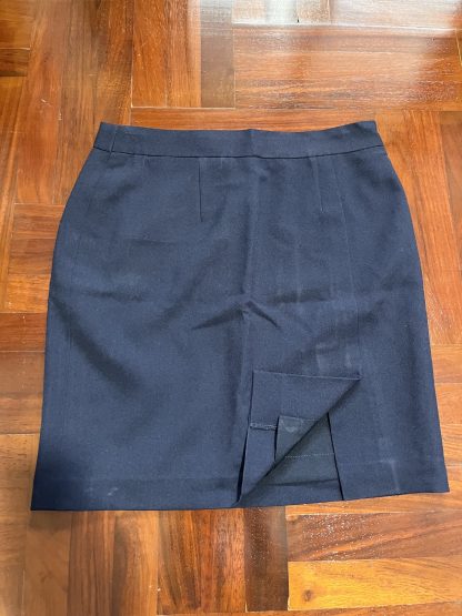 กระโปรง นศ. สีกรม มีซับ 17x28